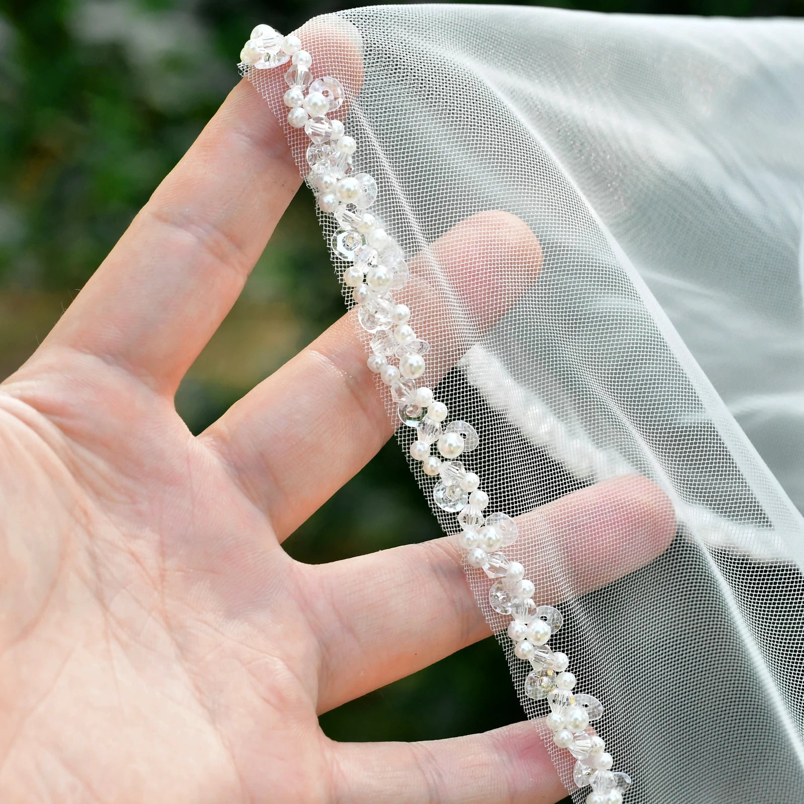 Luxury Organza Crystal Wedding Bridal Veil with Rhinestone Edge